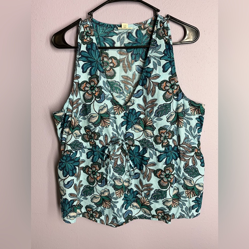 Flower tank with drawstring